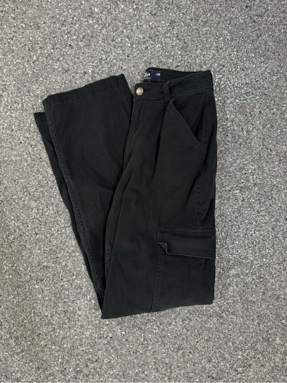 Hollister Ultra High-Rise Dad Cargo Pants